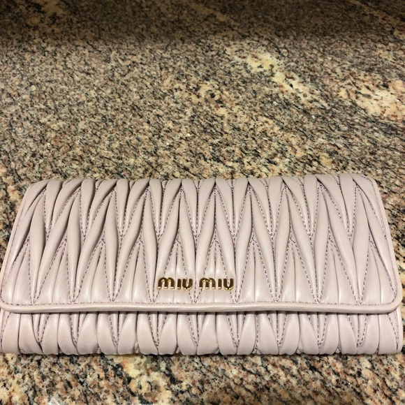New Miu Miu Matelasse wallet - Picture 4 of 6